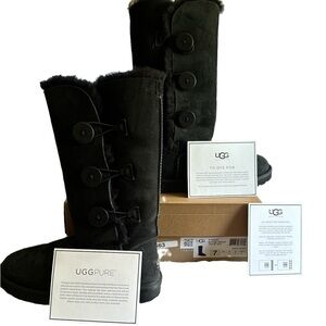 Ugg boots size 7